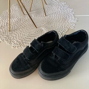 Vans Black Minimalist Sneakers